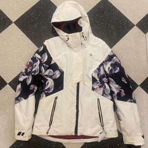 Women’s size 8 ski jacket.